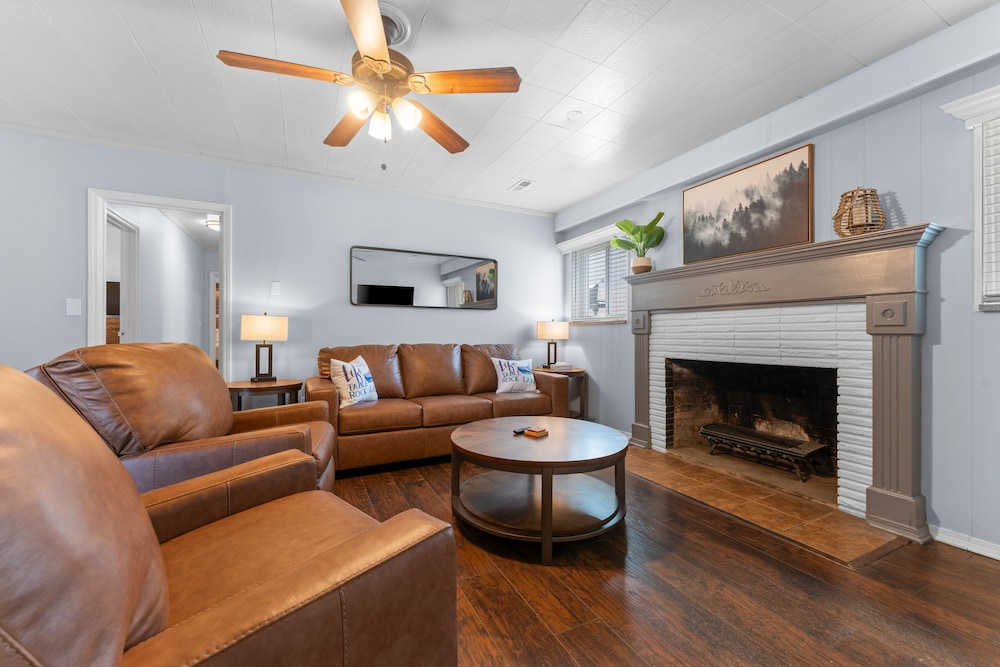 Condo, 3 Bedrooms