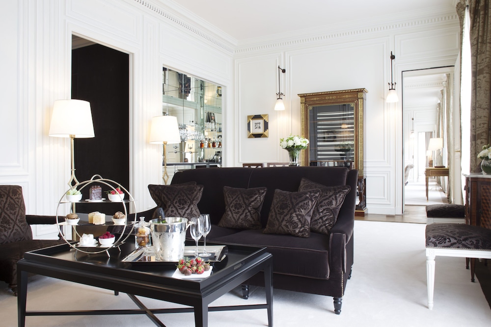 Suite (Eiffel) photo 1