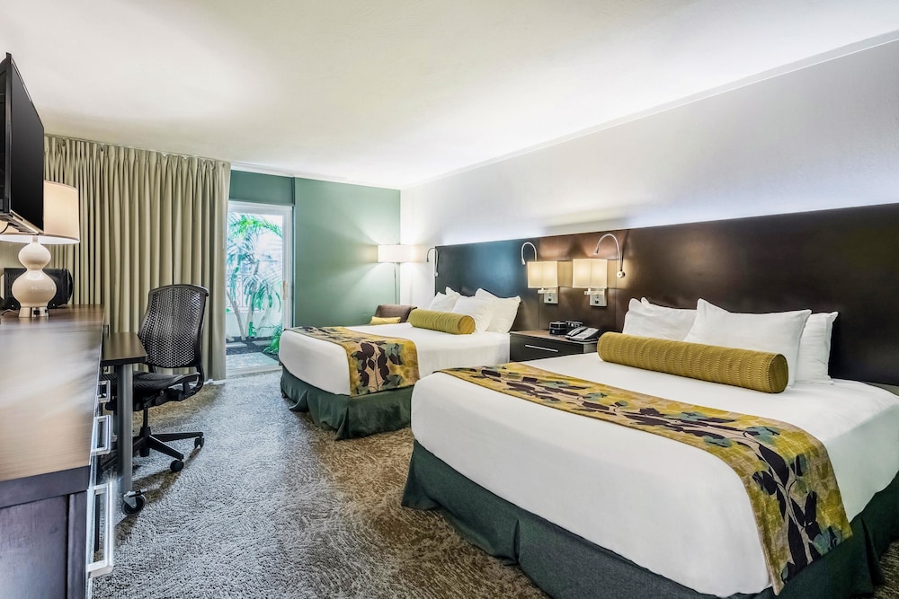 Room, 2 Queen Beds, Non Smoking