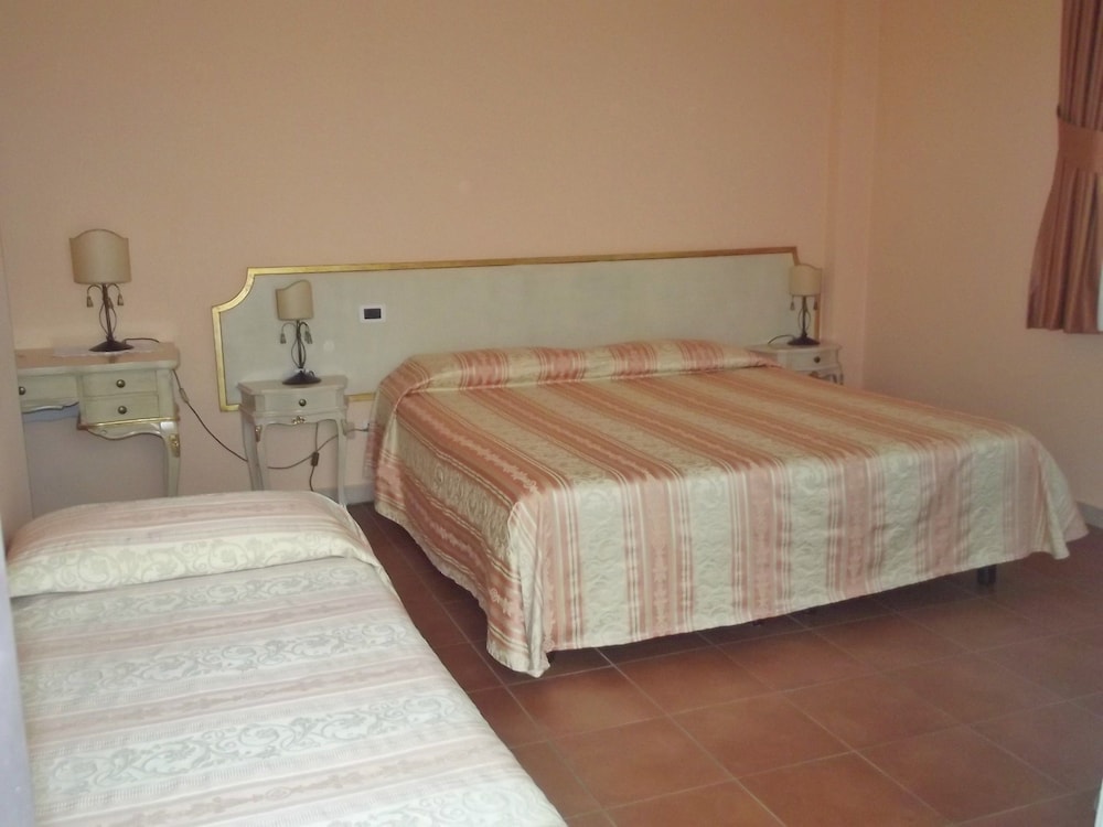 Triple Room, Multiple Beds photo 1