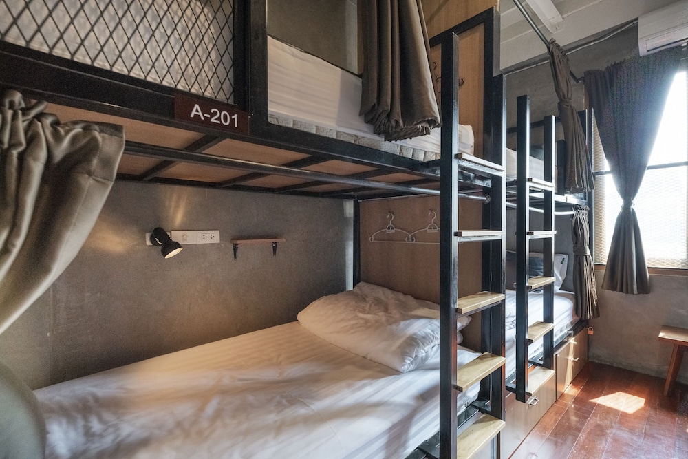 Shared Dormitory, Women only photo 2