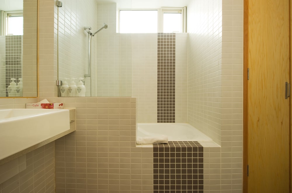 Unit 10, (3 Bedroom 2 Bathroom) photo 3