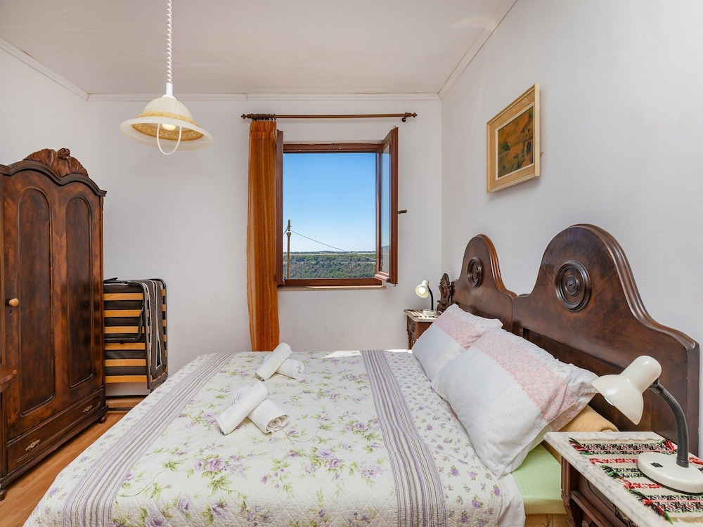 Apartment (Two Bedroom Apartment With Swimming P)