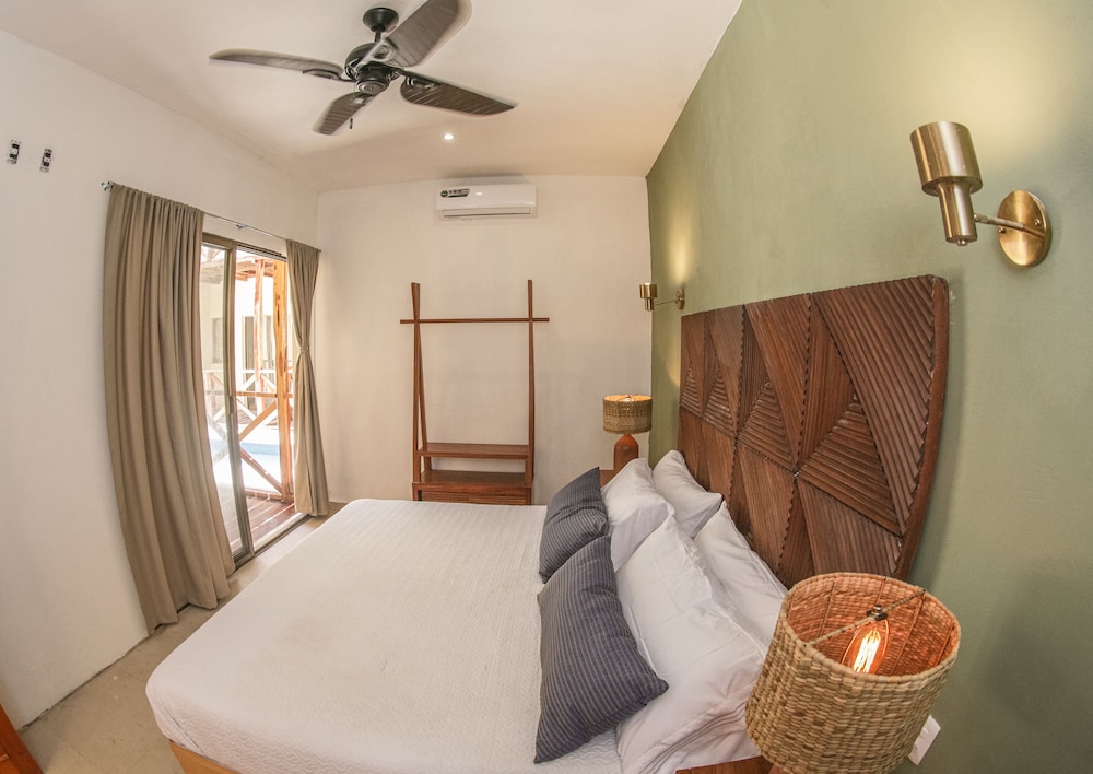 Standard Room, 1 King Bed, Terrace