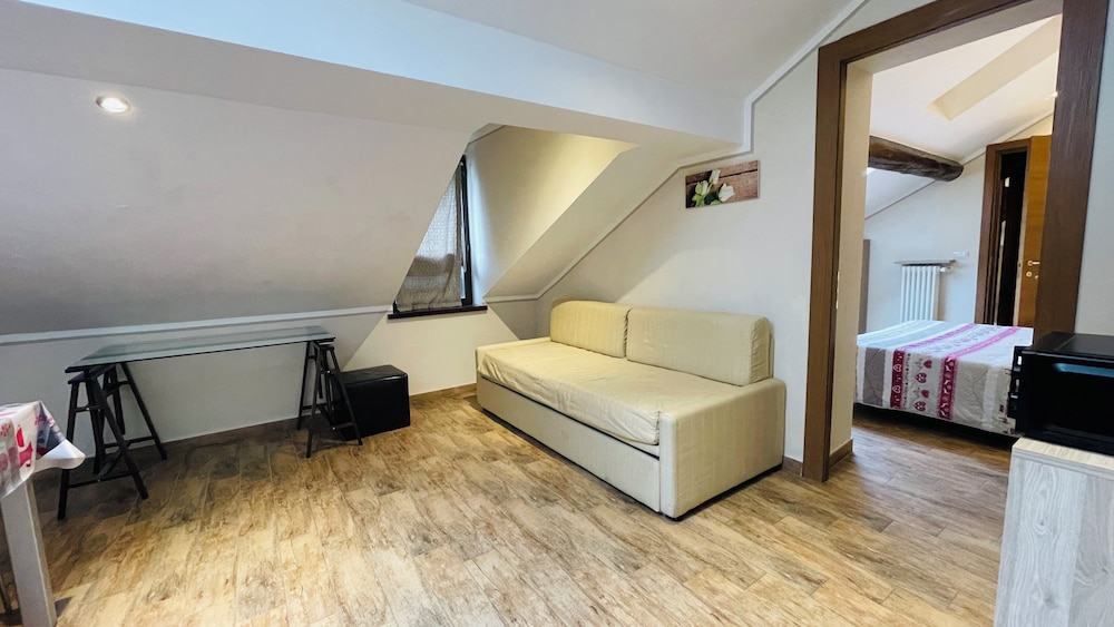 Classic Penthouse, 1 Bedroom (4 people)