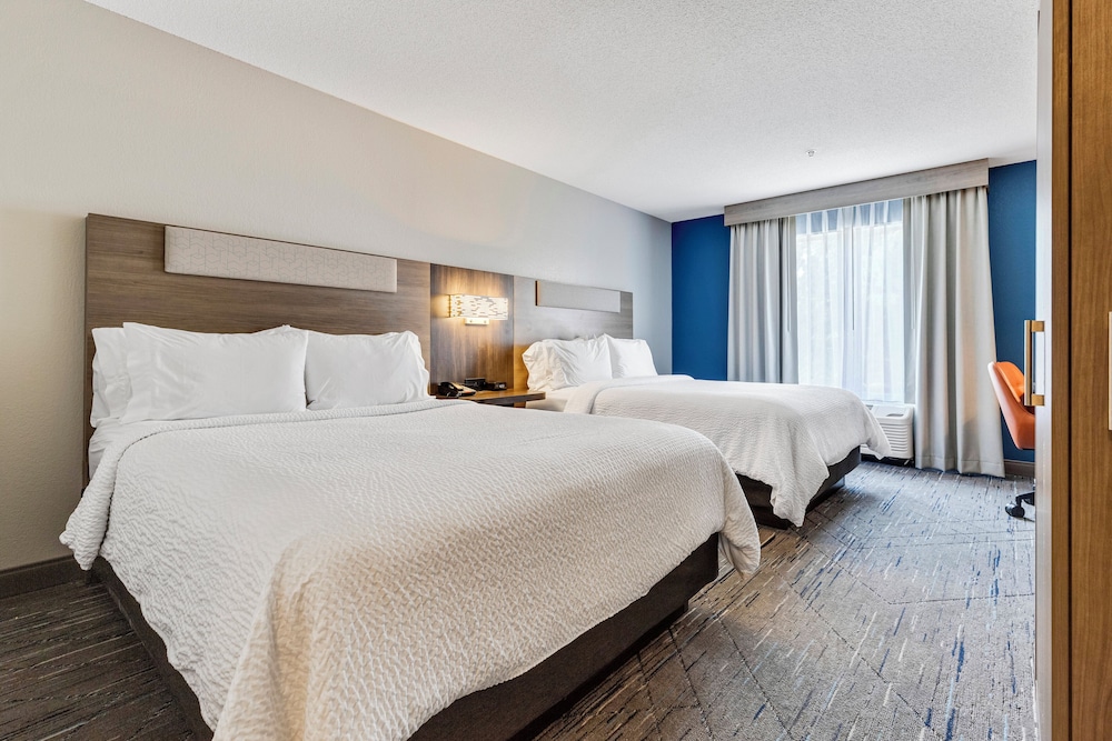 Suite, 2 Queen Beds photo 1
