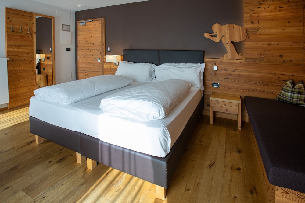 Superior Triple Room, Balcony photo 3