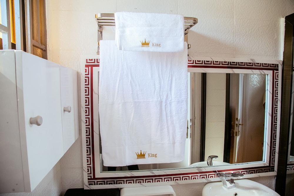 Classic Apartment, 2 Bedrooms photo 2