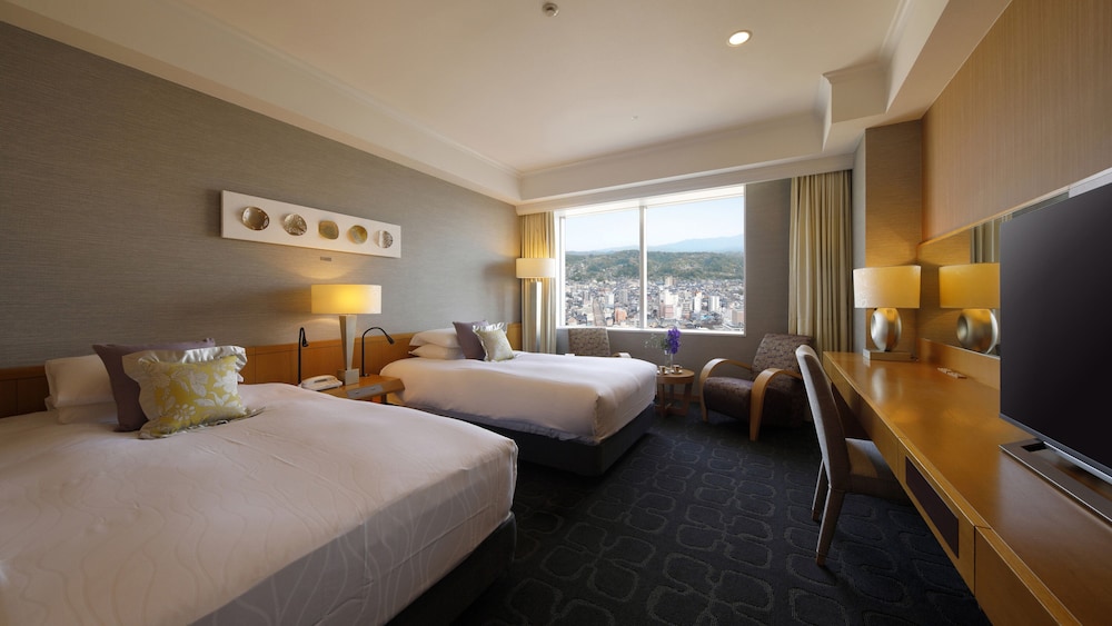 High Floor Luxe Twin Room, Non Smoking, 31sqm