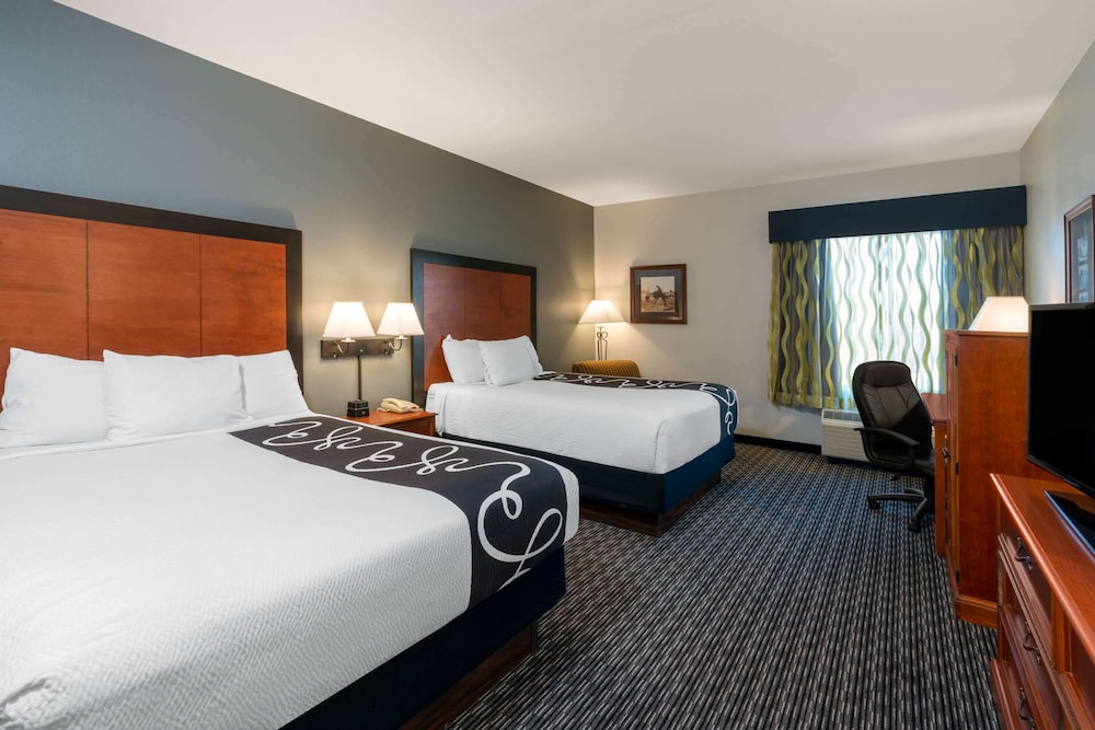 Room, 2 Queen Beds, Non Smoking - Photo 2