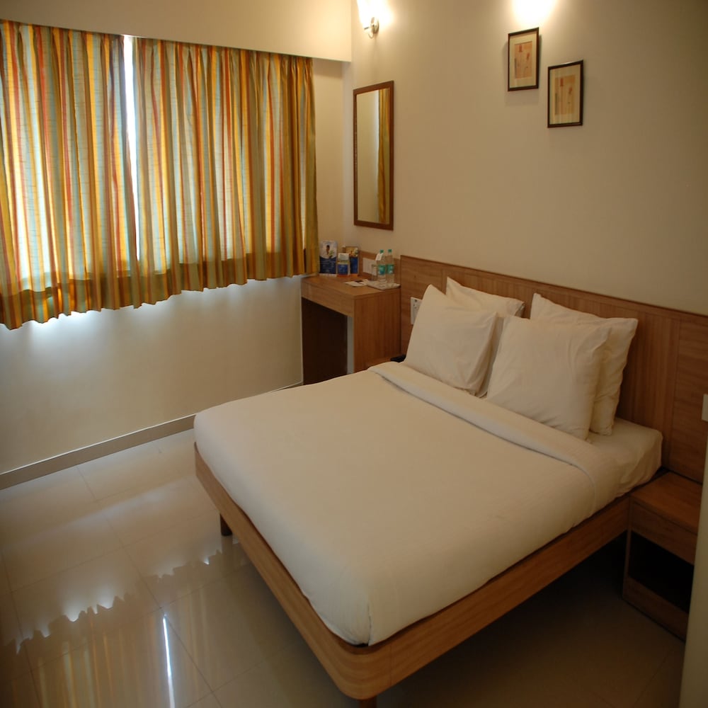 Executive Double Room, 1 Double Bed, Pool View photo 3