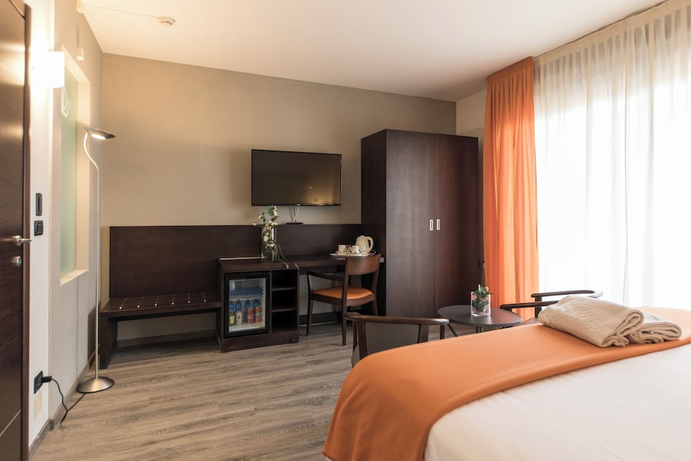 Superior Double or Twin Room - Photo 2