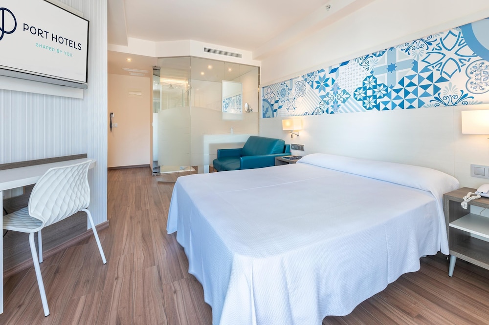 Superior Family Room (2 Adults + 1 child)