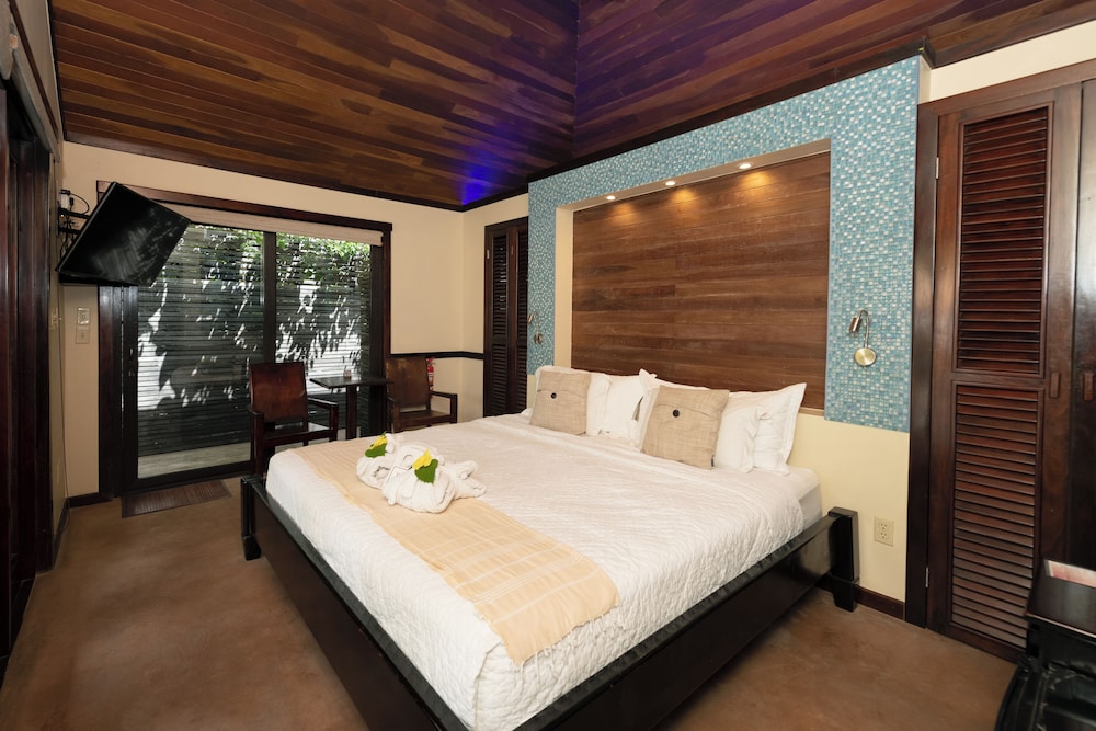Kinkajou - WITH ENSUITE PRIVATE MINI POOL