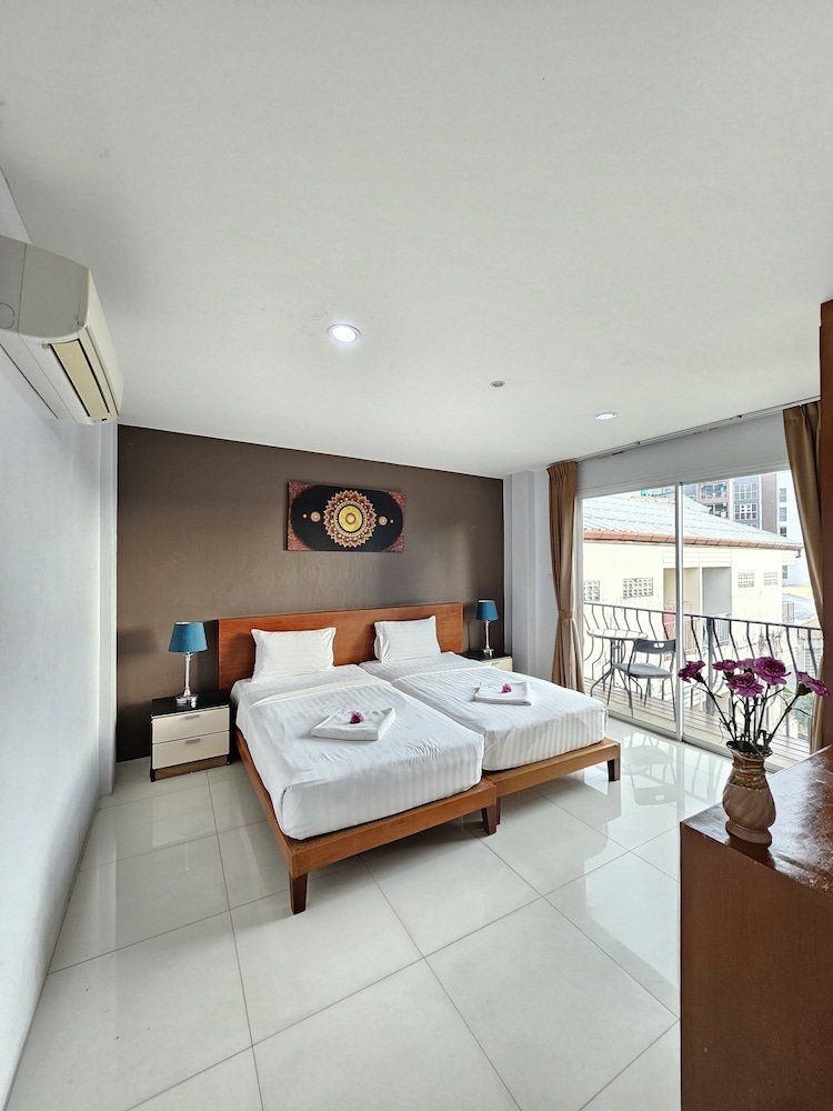 Standard Twin Room - Photo 5