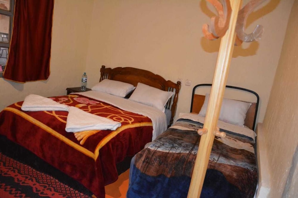 Standard Room, Multiple Beds photo 2