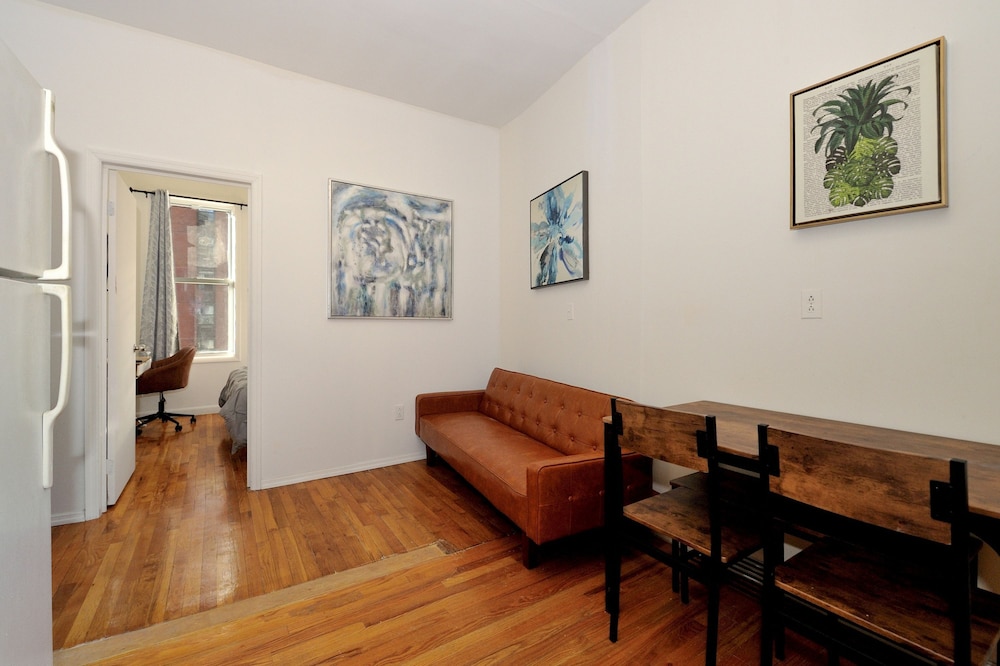 Apartment photo 2
