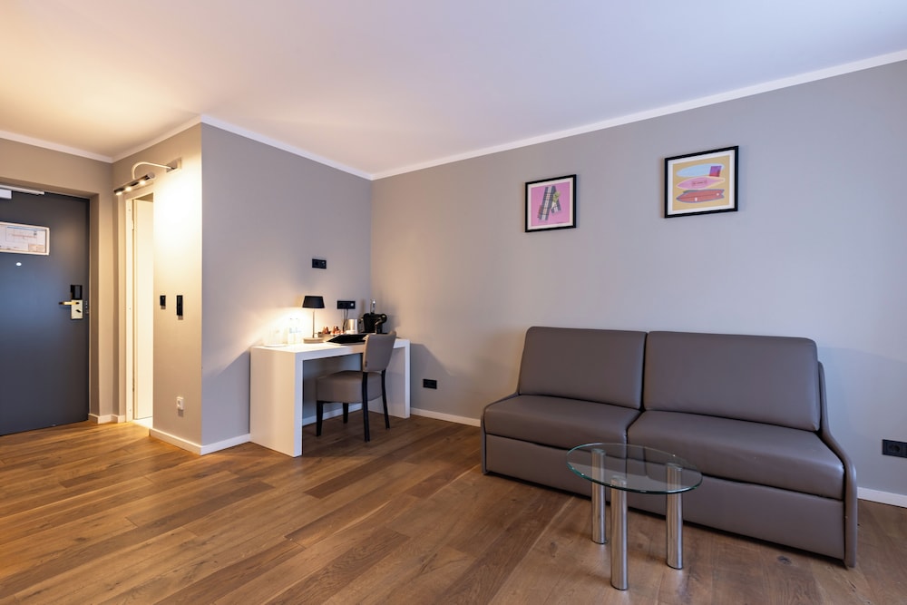 Premium Room, 3 Twin Beds (Annex) - Photo 3