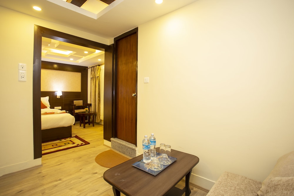 Suite - Photo 2
