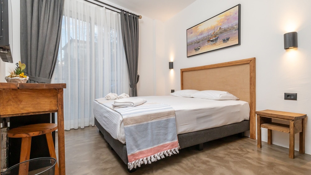 Deluxe Double Room, Courtyard View