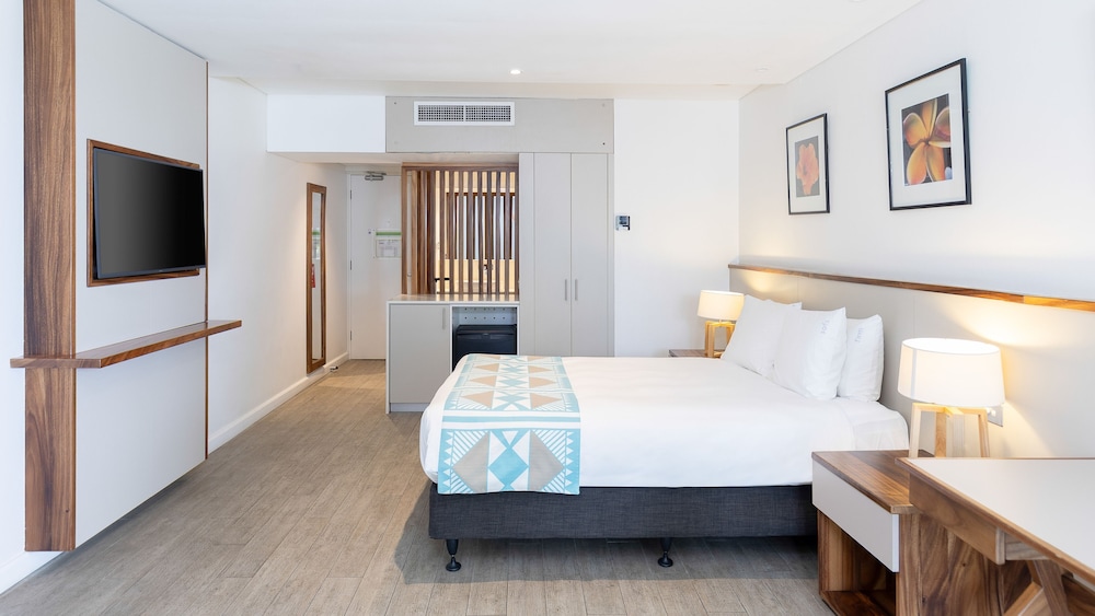 Room, 1 Queen Bed (Ocean Sunset View) photo 7