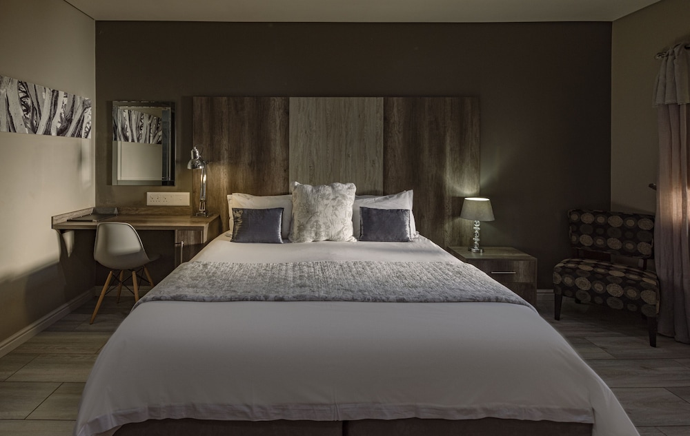 Deluxe Double or Twin Room photo 2