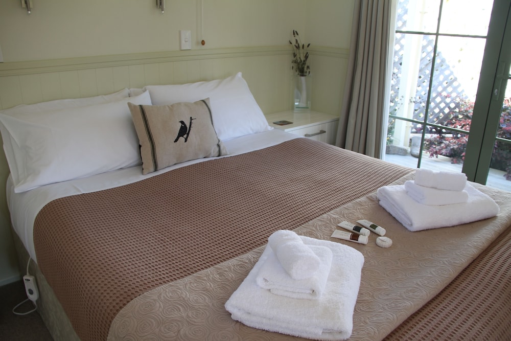Standard Suite, 1 Bedroom, Non Smoking, Kitchenette photo 2