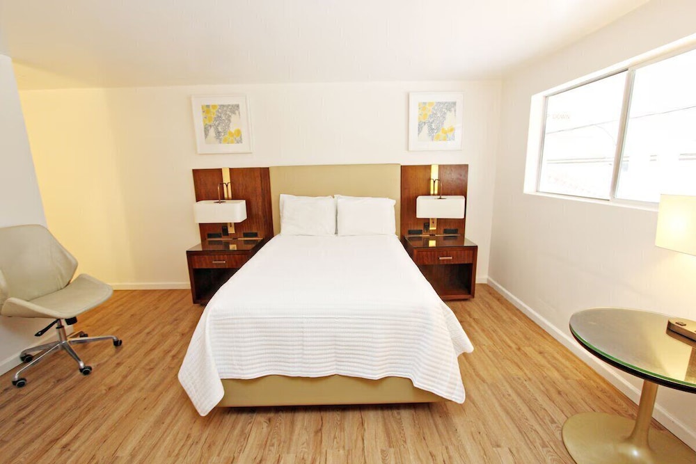 Room, 1 Double Bed - Photo 3