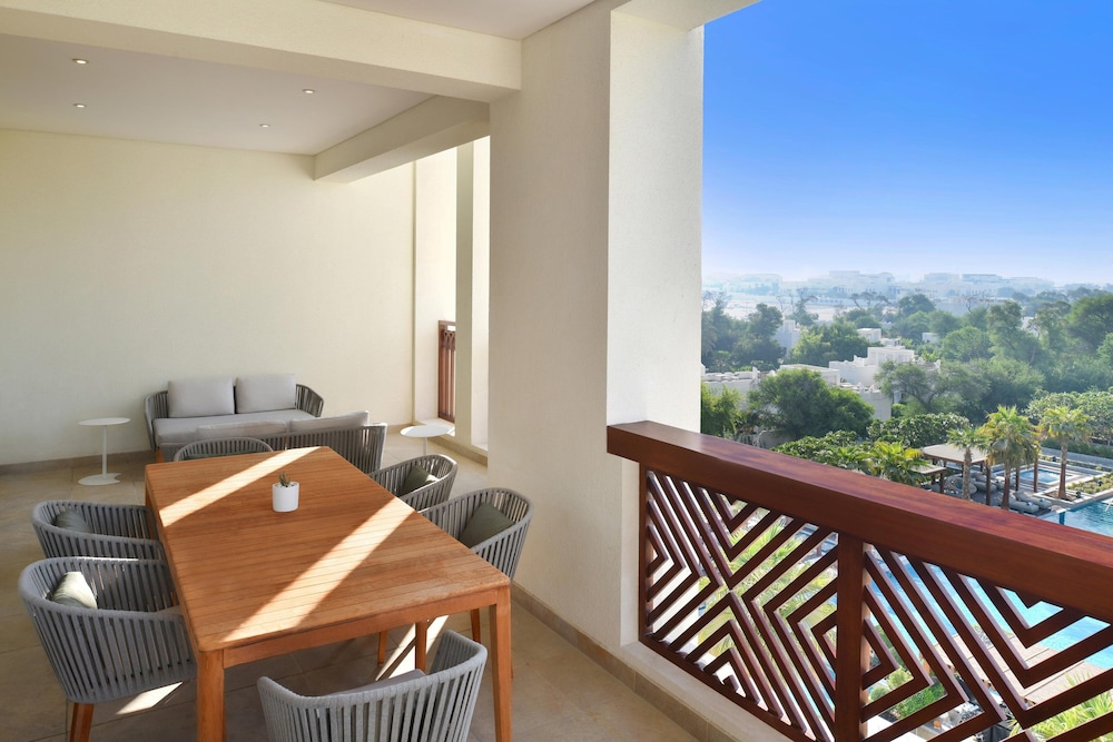 Signature Suite, 1 Bedroom, Pool View (Balcony) - Photo 6