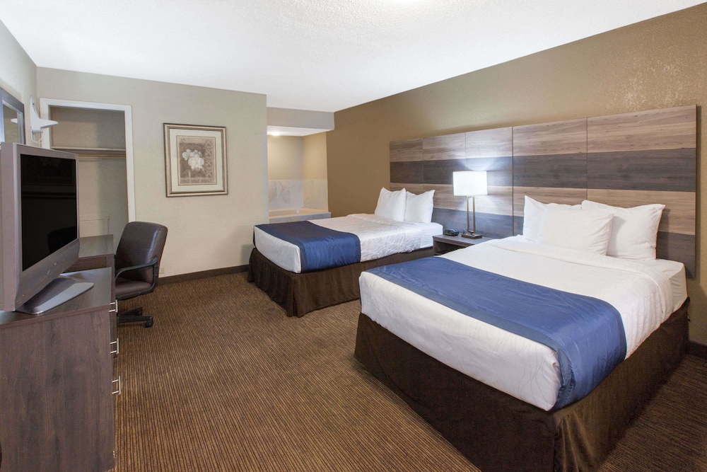 Room, 2 Double Beds, Non Smoking - Photo 2