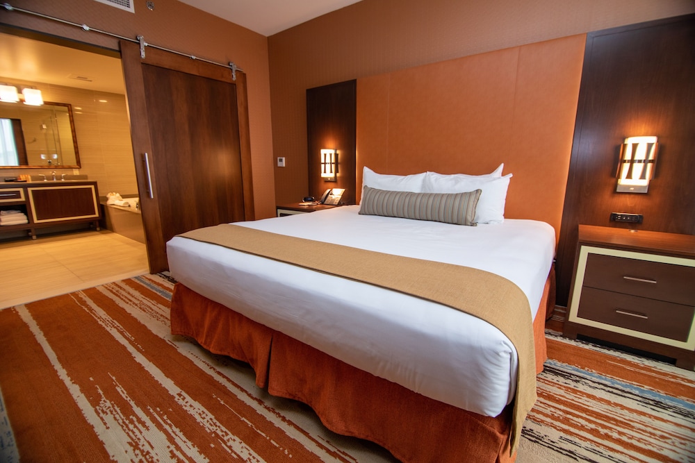 Standard Room, 1 King Bed - Photo 17