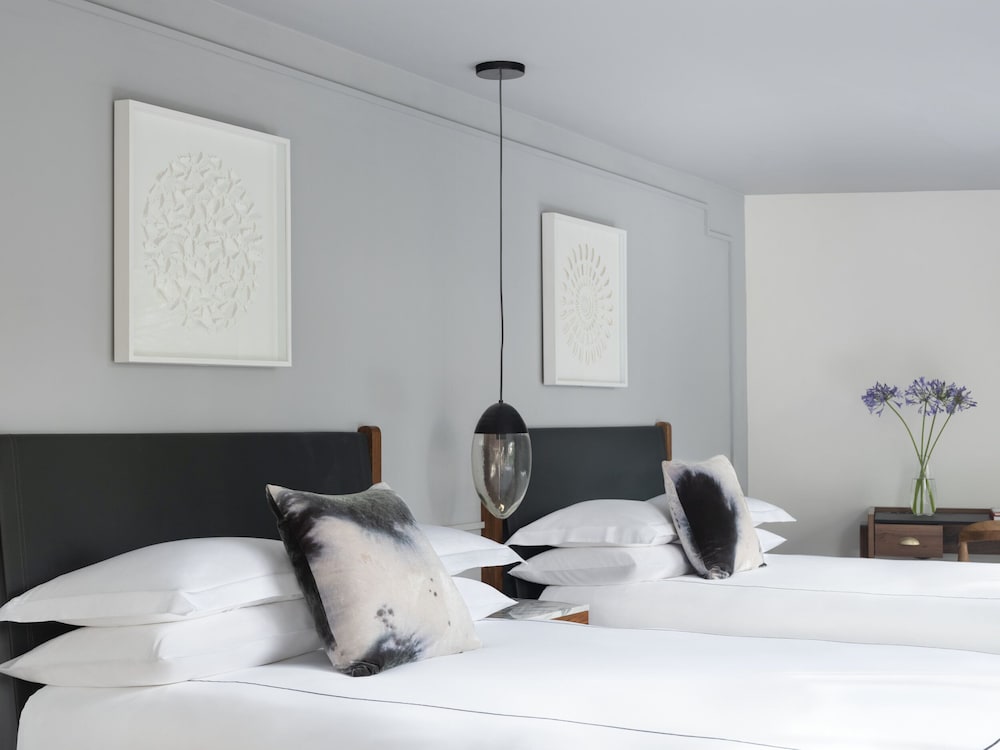 Premium Room, 2 Queen Beds, Balcony - Photo 4
