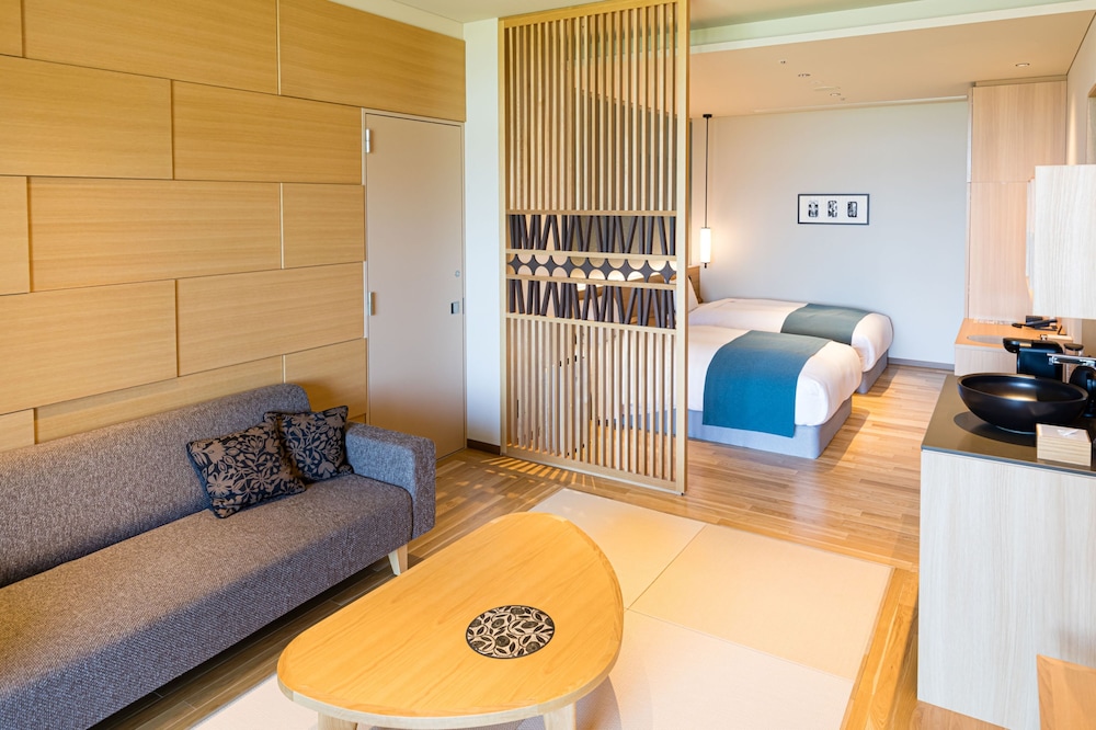 Japanese Western Style Room with Onsen Open-Air Bath (Lake View) East Wing, Non-Smoking - Photo 1