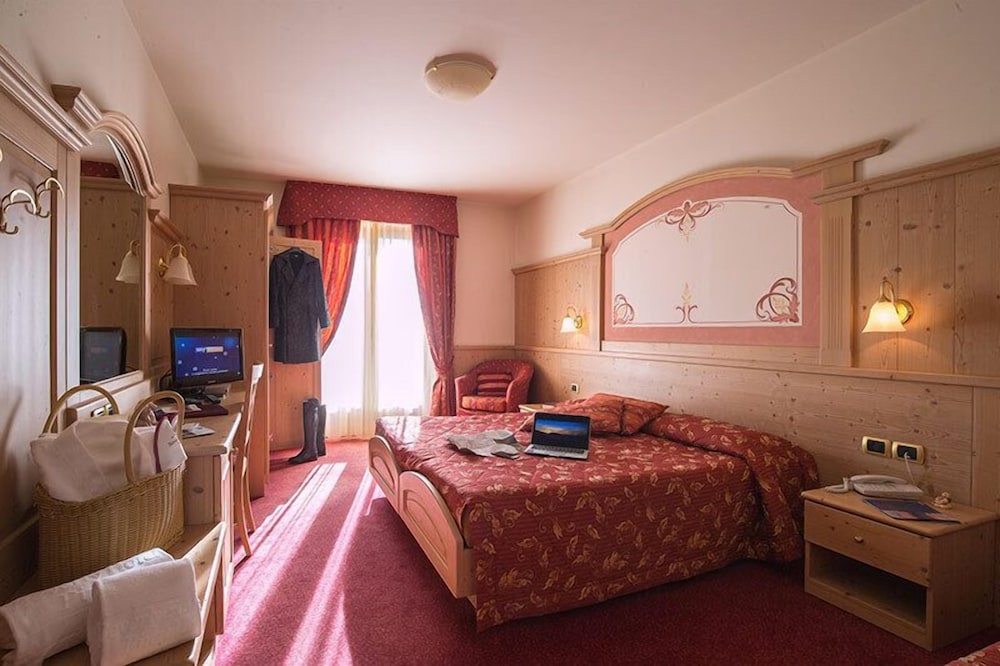 Superior Double or Twin Room photo 2