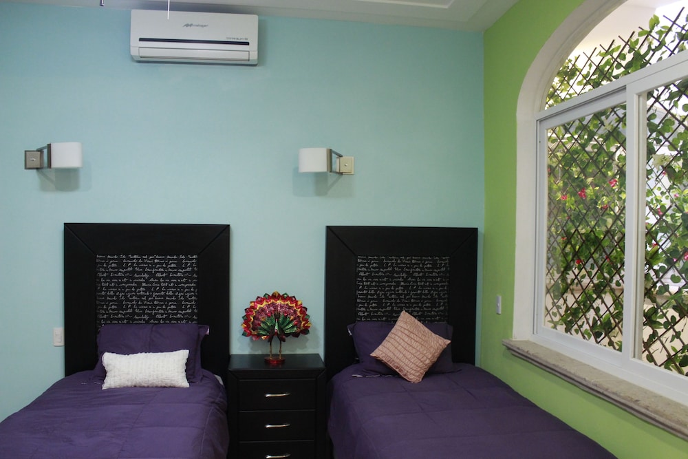 Budget Twin Room photo 3