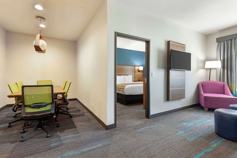 Suite, 1 King Bed, Non Smoking (with Sofabed) - Photo 1