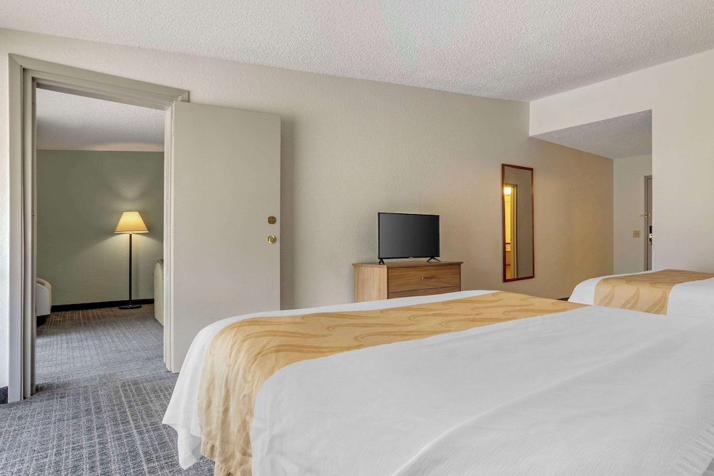 Suite, Multiple Beds, Accessible, Non Smoking - Photo 5