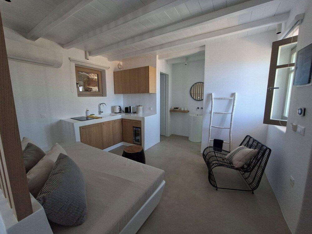 Deluxe Studio Suite, Sea View