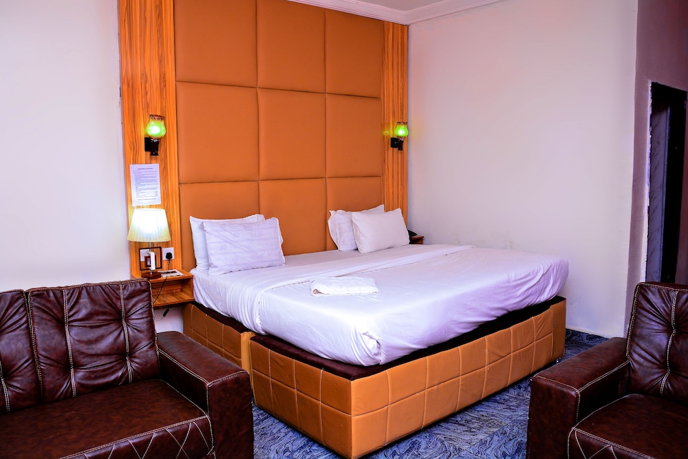 Executive Room - Photo 1