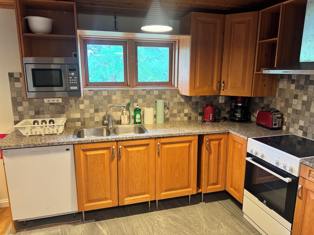 Deluxe Cabin, Patio, Lake View