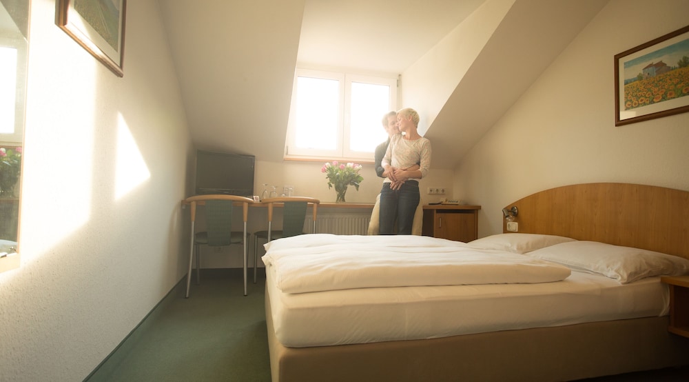 Classic Double Room (Attic, French Bed) photo 3