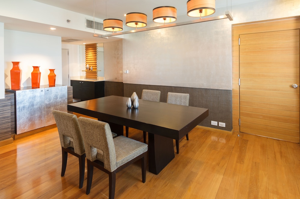 Suite, Multiple Beds, Mountain View (Enhance Privilege, Living Room) photo 3