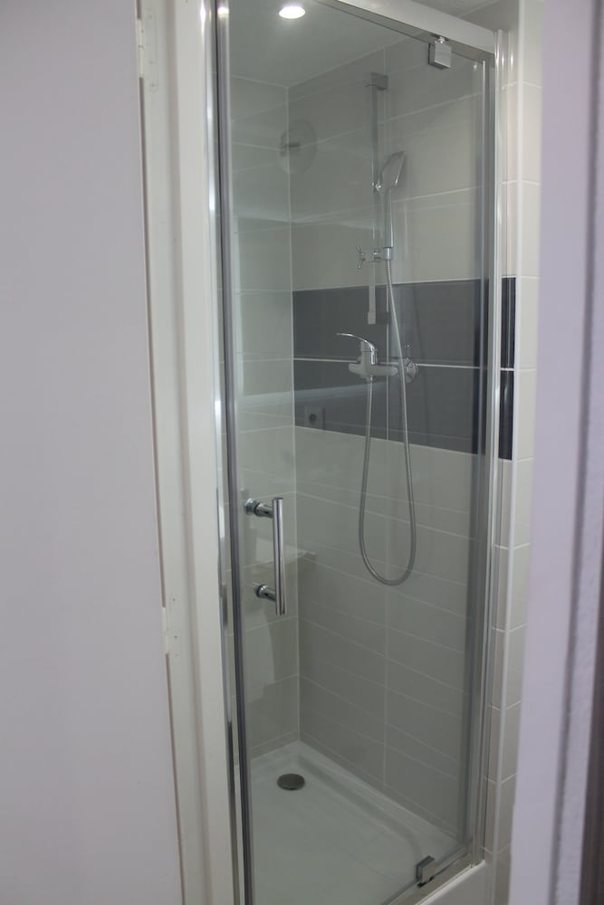 Standard Double Room - Photo 6