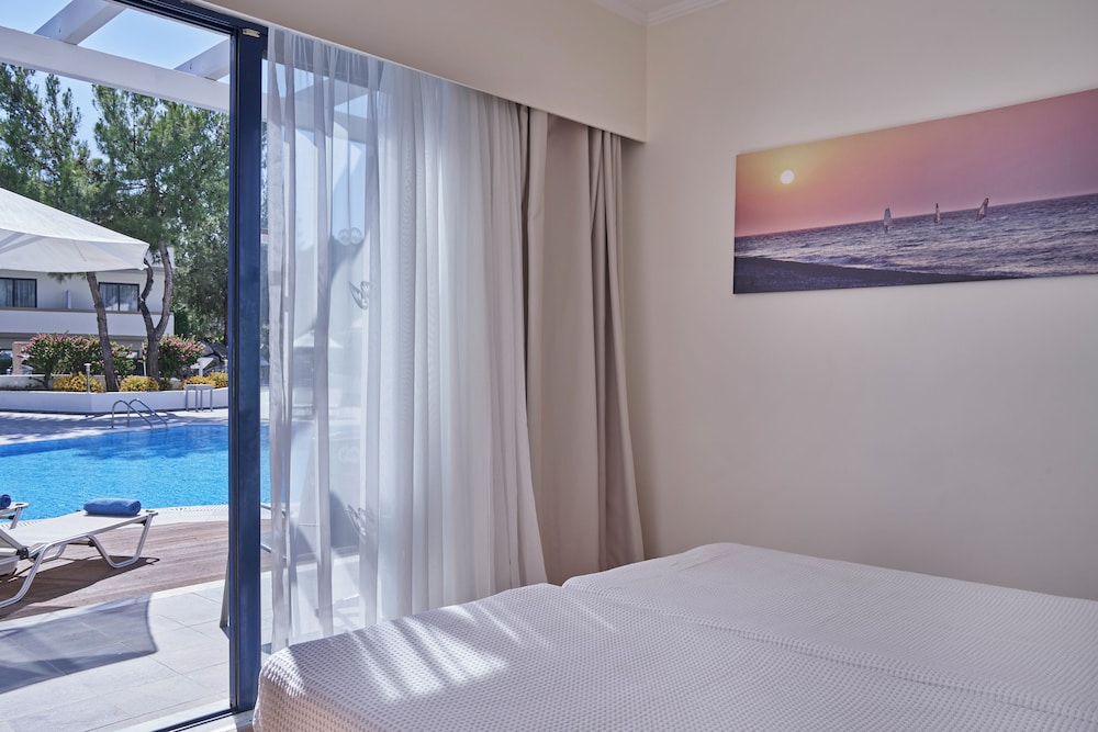 Classic Room Swim Up