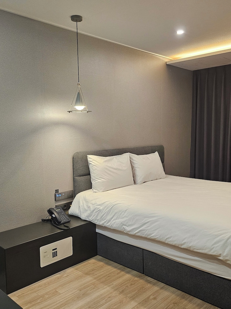 Superior Room, City View