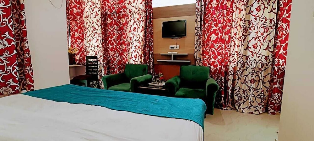 Deluxe Room - Photo 10