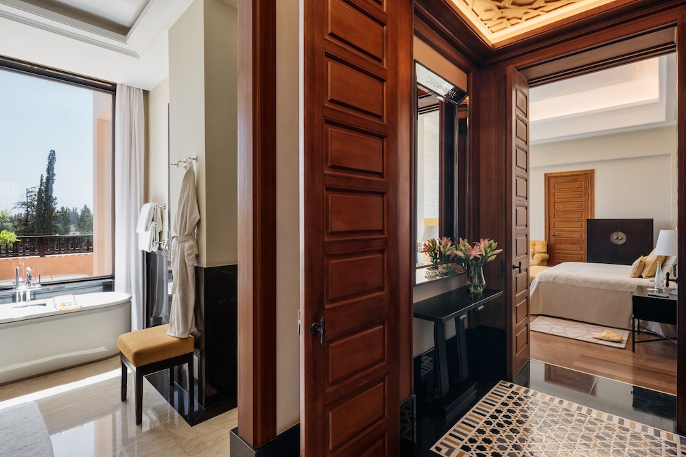 Deluxe Room, 1 King Bed, Terrace - Photo 3
