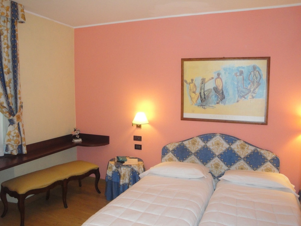 Double Room, 2 Twin Beds photo 3