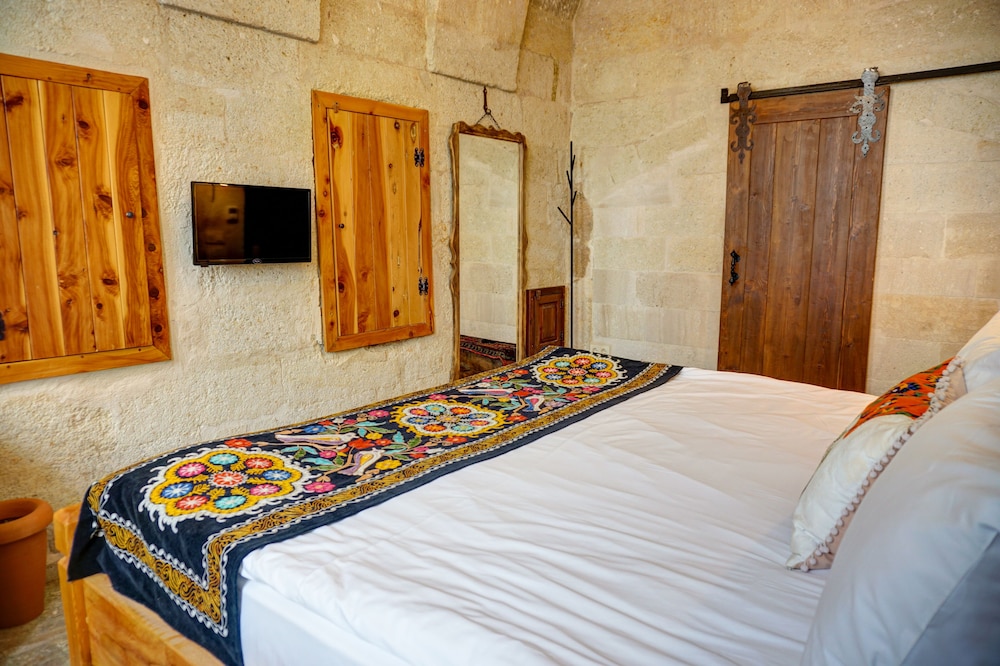 Double Arched Room - Photo 3