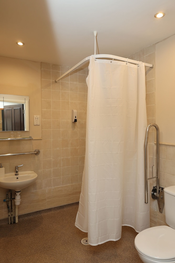 Twin Room, Ensuite photo 2